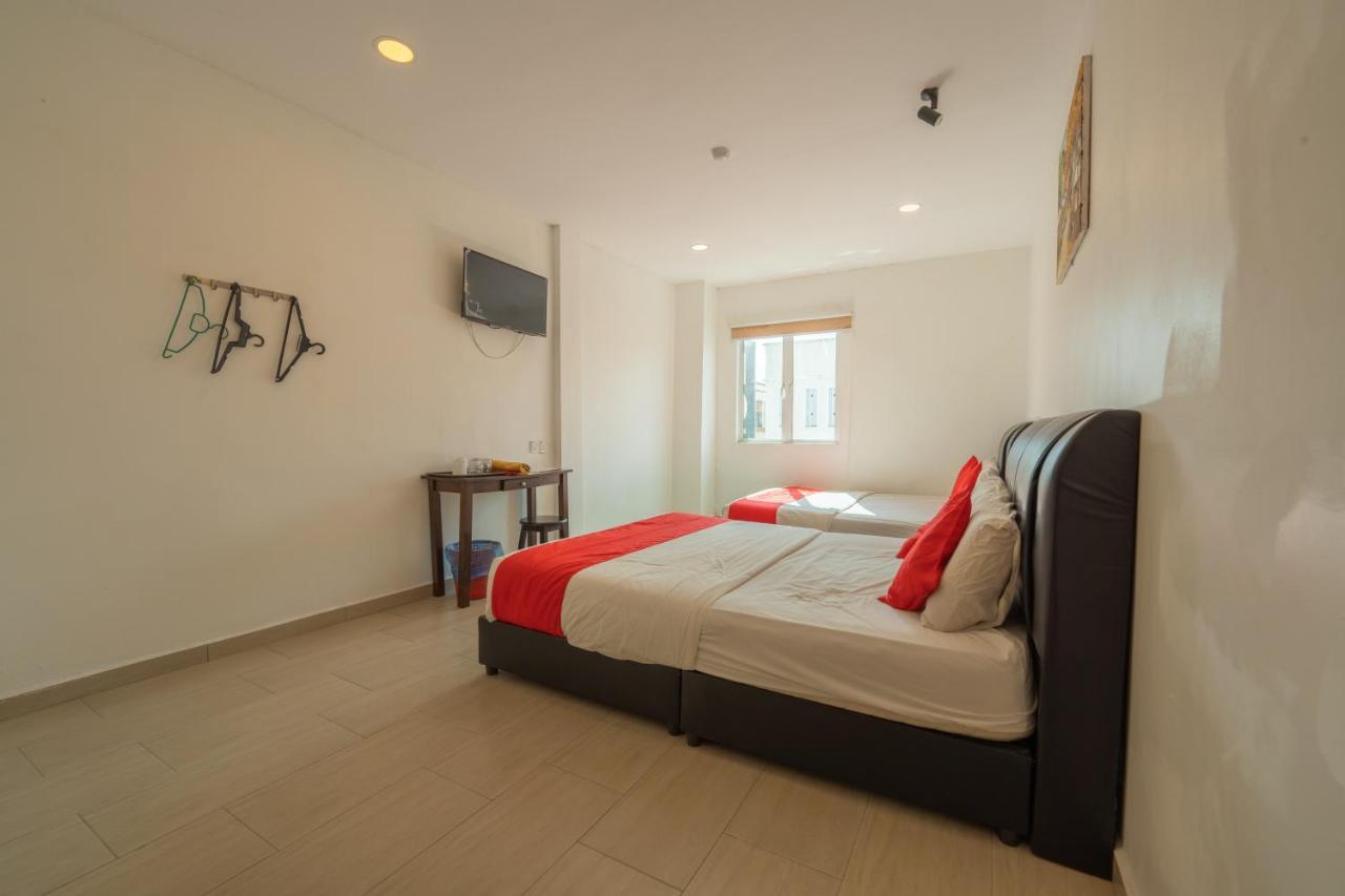 Mary J Hotel Family 10 Pax Room Кота-Бару Экстерьер фото
